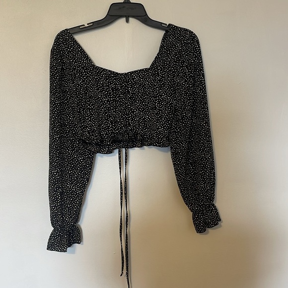 SHEIN black and white polkadot smocked cropped long sleeve with tie - Picture 2 of 5